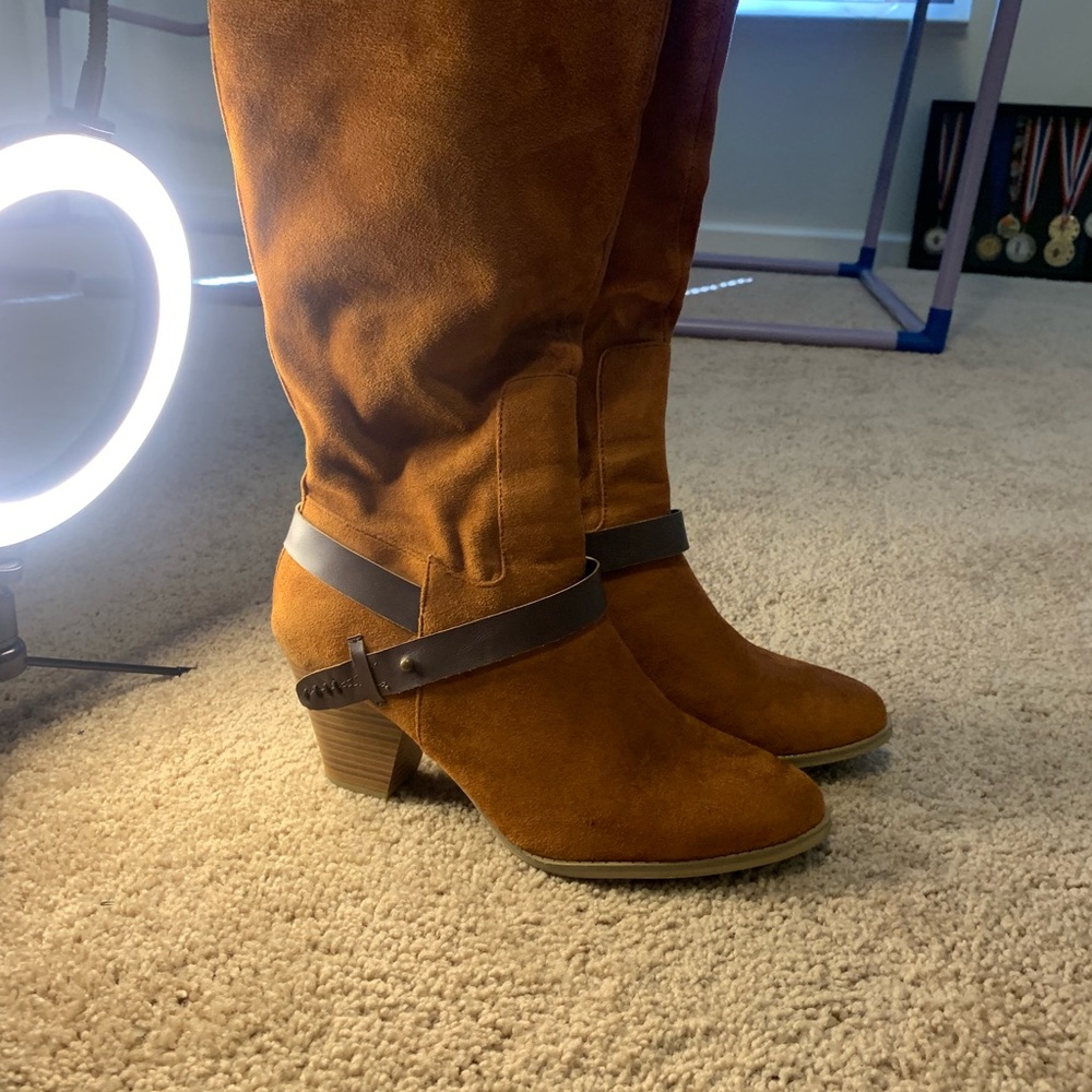 Suede riding boots